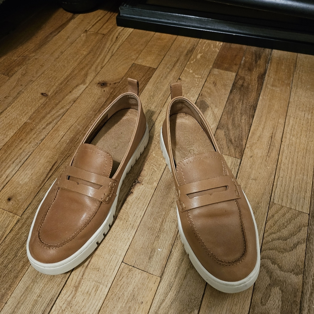 Vionic uptown camel
